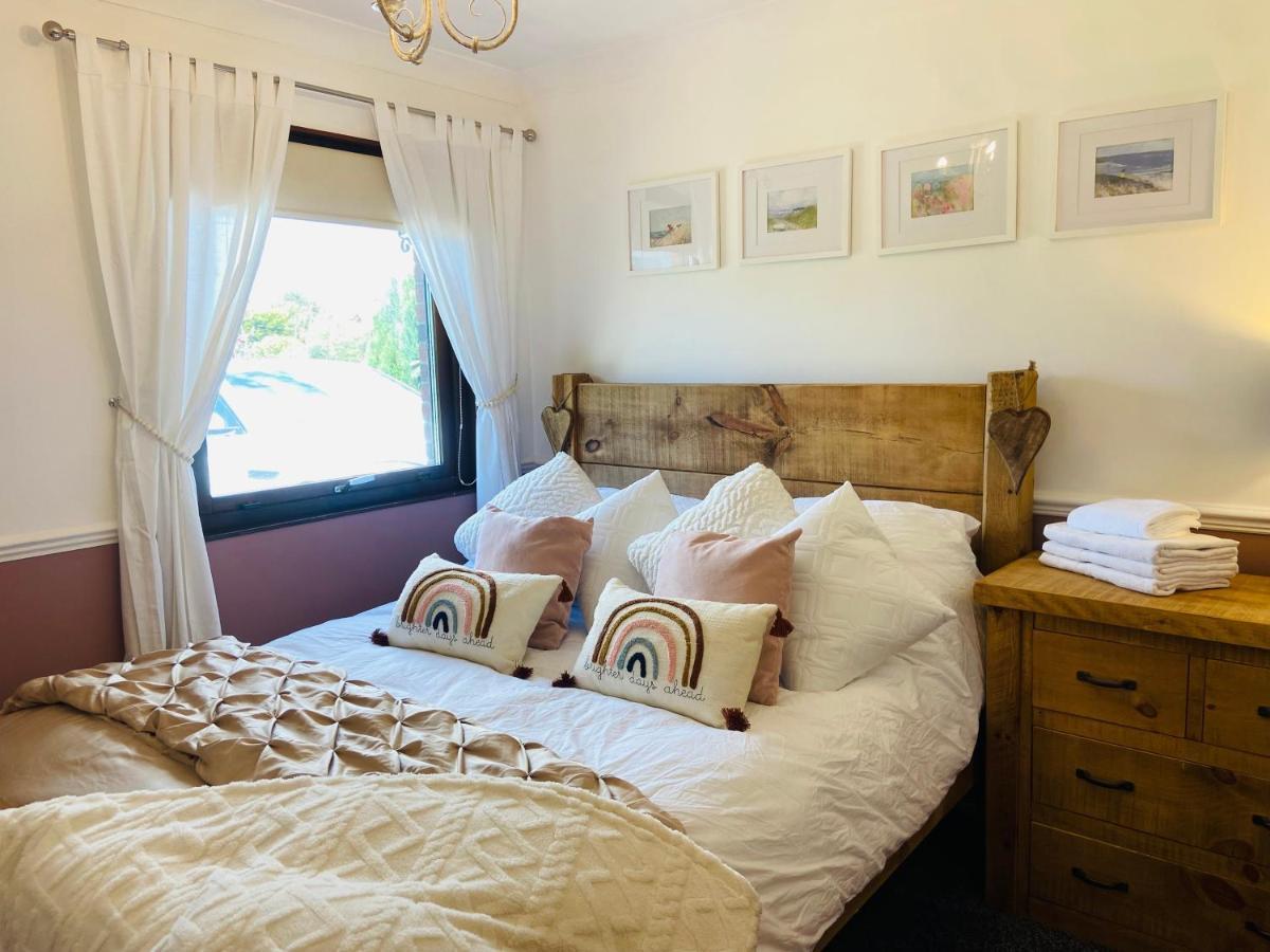 Stunning Quirky Home In Amble Bagian luar foto